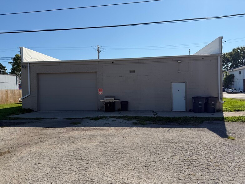 More Photos Of 5429 N Summit St, Toledo Office For Lease