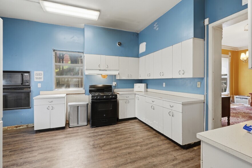 More Photos Of 40 S Hamilton St, Poughkeepsie Apartments For Sale