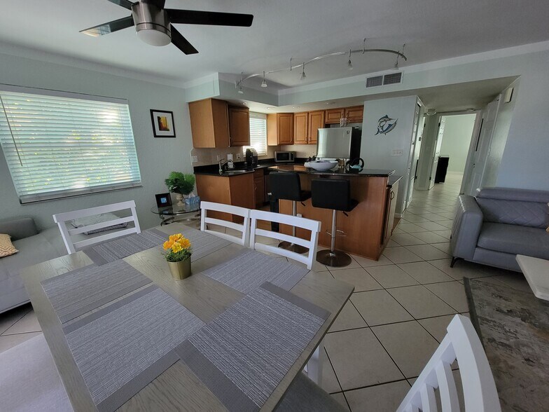 More Photos Of 125 110th Ave, Treasure Island Apartments For Sale