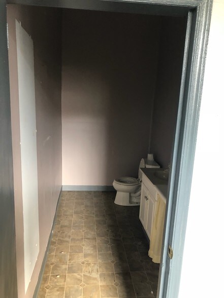 More Photos Of 6002 Main St, Mays Landing Storefront For Lease