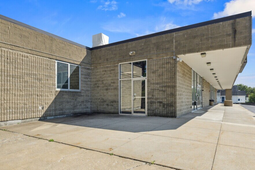 More Photos Of 175 Amherst St, Nashua Freestanding For Lease