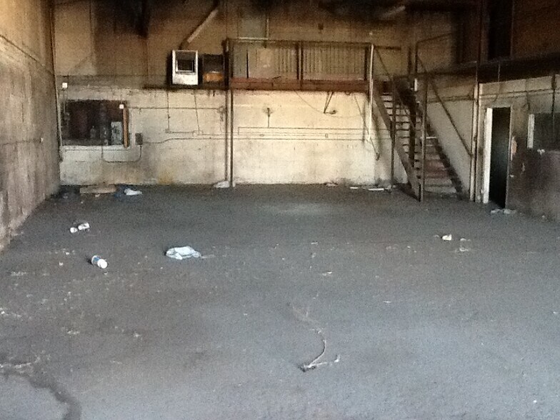 More Photos Of 2026 N 27th Ave, Phoenix Warehouse For Sale