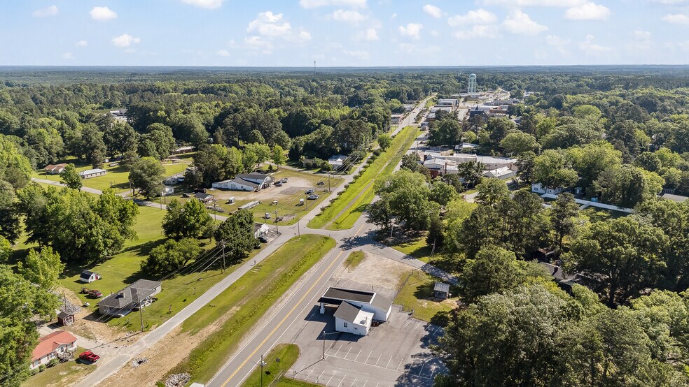 More Photos Of 300 W North Main St, Littleton General Retail For Sale