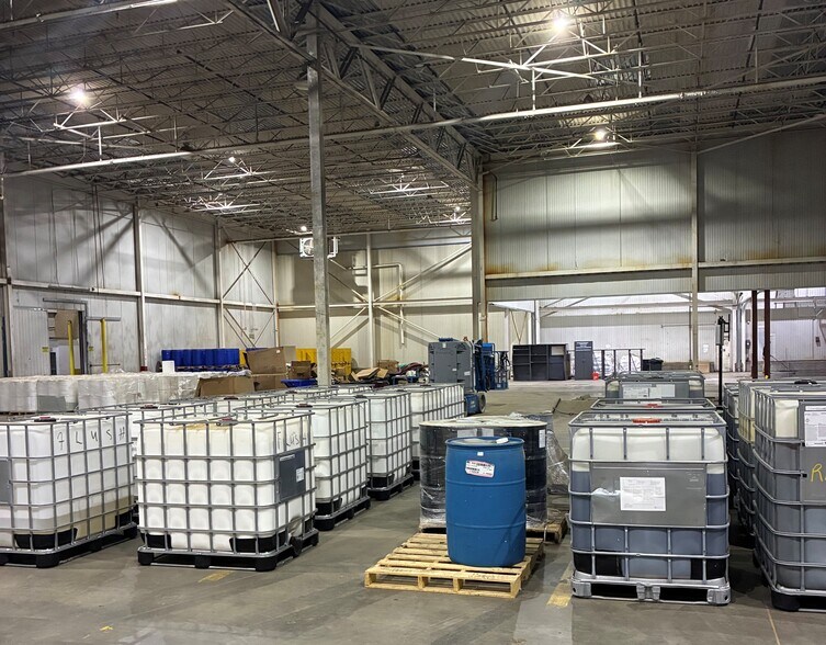 More Photos Of 301-511 Pride Dr, Hammond Distribution For Lease