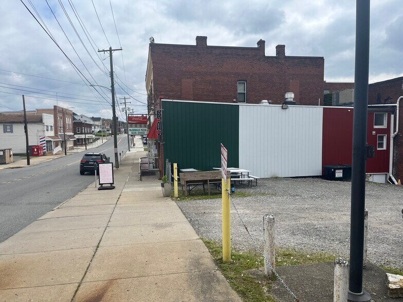 More Photos Of 114 E Lincoln Ave, Mc Donald Storefront For Lease