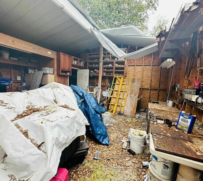 More Photos Of 1034 Woodland dr, Lakeland Office For Sale