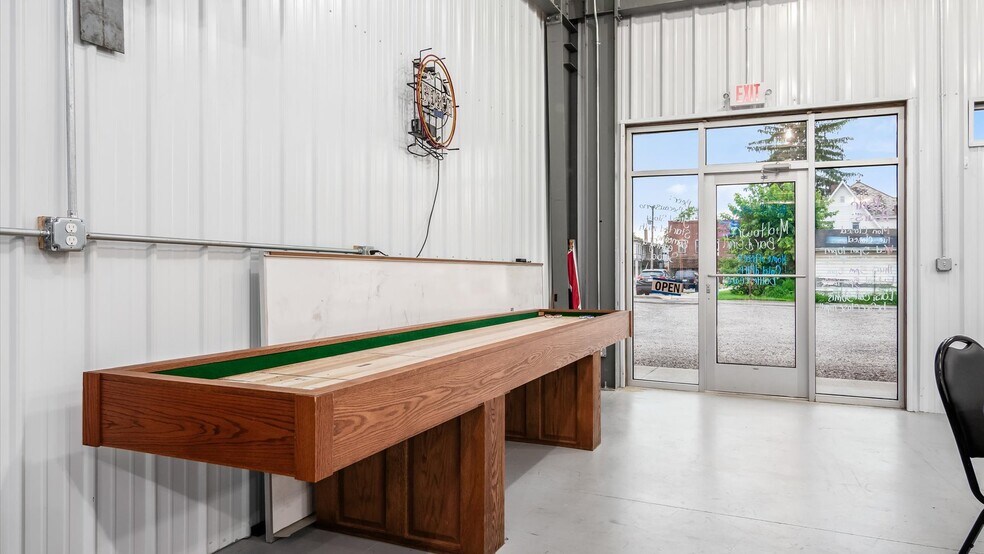 More Photos Of 34 Potters Ln, Roseville Restaurant For Sale