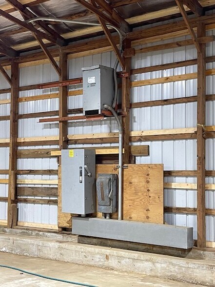 More Photos Of 4200 Maysville Rd, Commerce Light Distribution For Lease