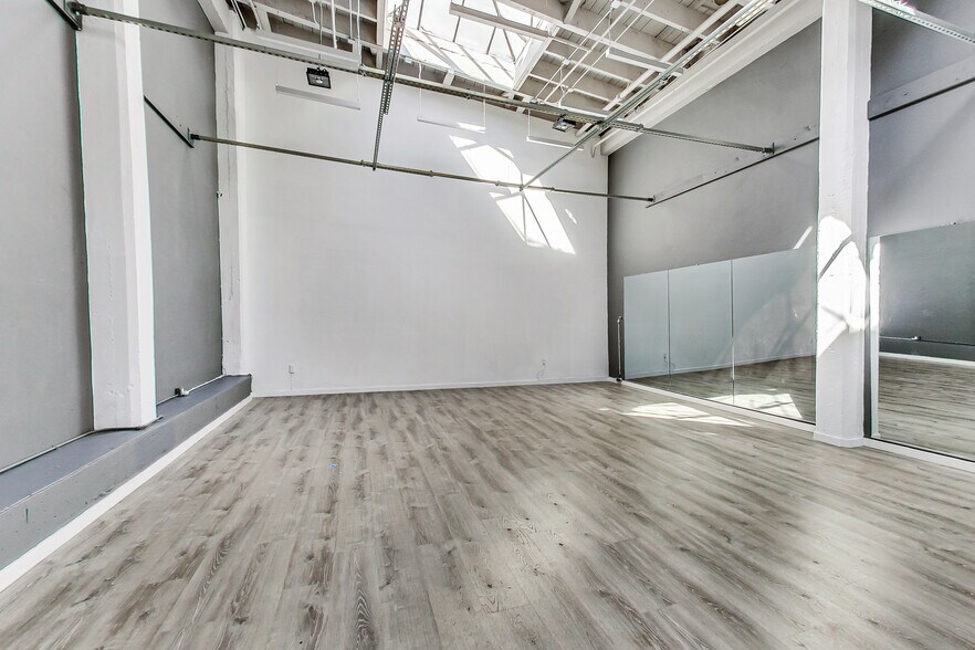 More Photos Of 960 Folsom St, San Francisco Storefront Retail Office For Lease