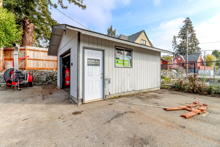 More Photos Of 1710 6th St, Bremerton Office For Sale