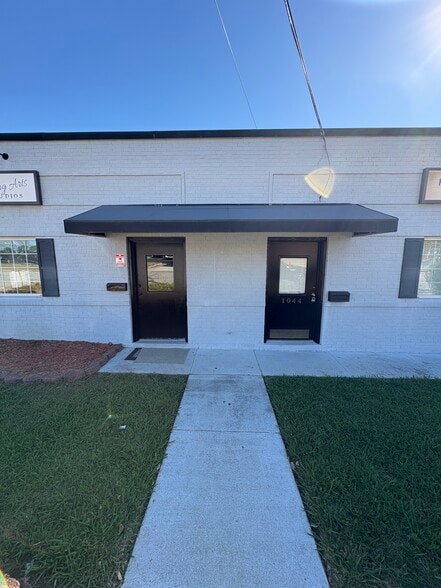 More Photos Of 1044-1046 Westside Dr, Greensboro Office For Lease