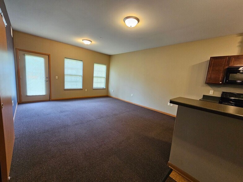 More Photos Of 906 10th St SE, Cedar Rapids Apartments For Sale