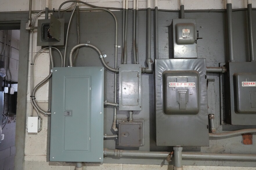 More Photos Of 3812 Bennington Ave, Kansas City Industrial For Sale