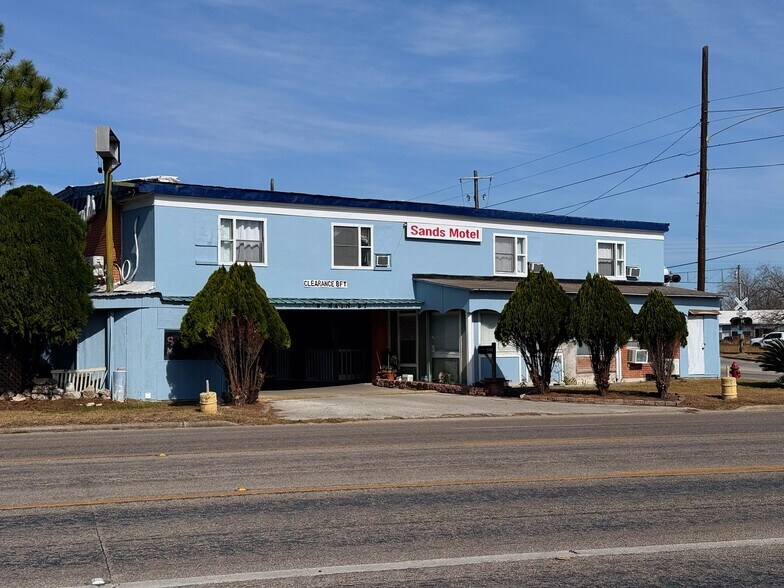 More Photos Of 1207 W Main St, Port Lavaca Hotel For Sale