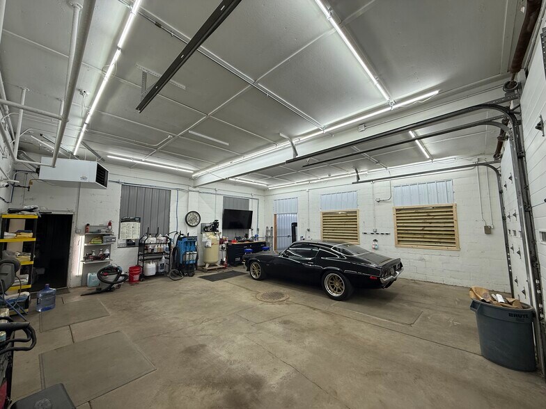 More Photos Of 707 W Main St, Crestline Specialty For Sale