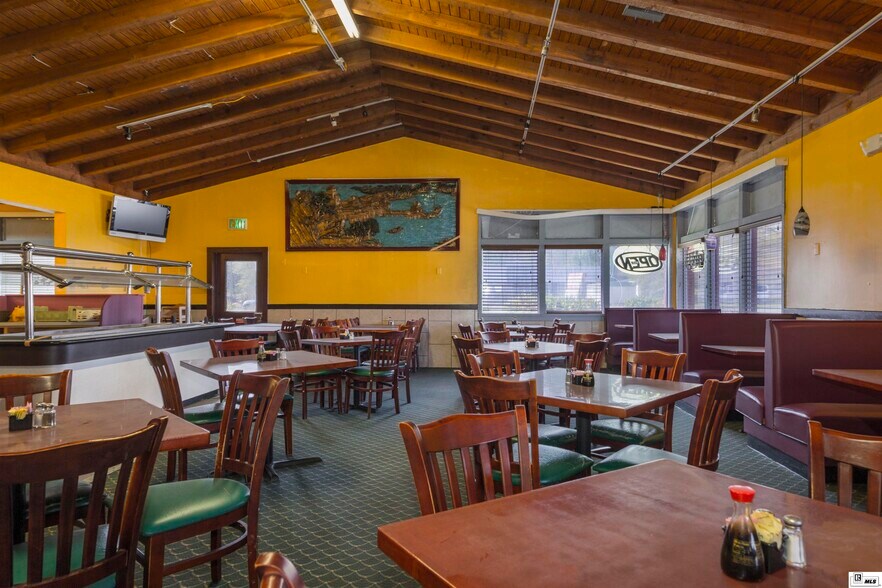 More Photos Of 1801 E Madison Ave, Bastrop Restaurant For Sale