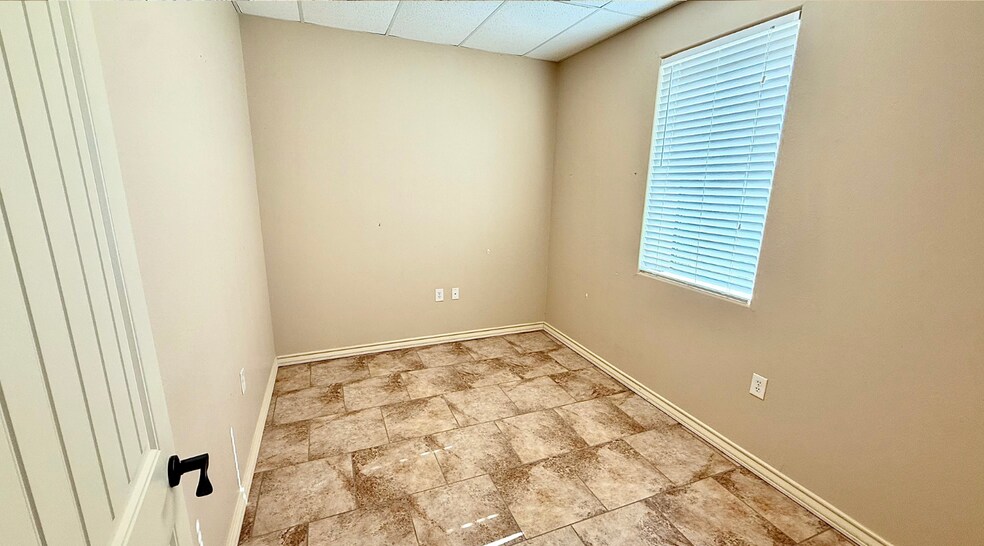 More Photos Of 4617 S County Rd 1210 rd, Midland Warehouse For Lease