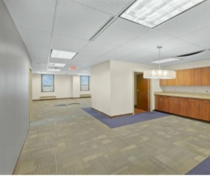 More Photos Of 3103 Executive Pky, Toledo Office For Lease