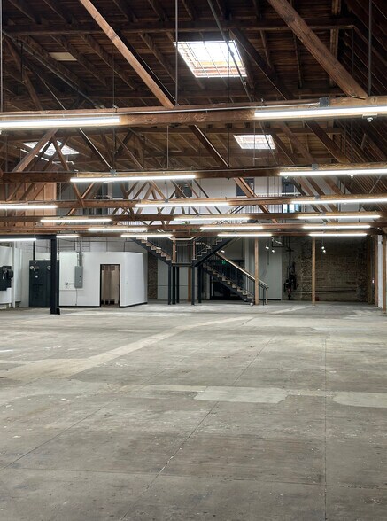 More Photos Of 1810 W Pico Blvd, Los Angeles Warehouse For Lease