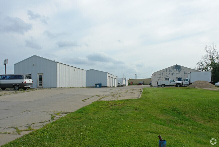 Primary Photo Of 2020 SE 44th Ct, Grimes Warehouse For Sale