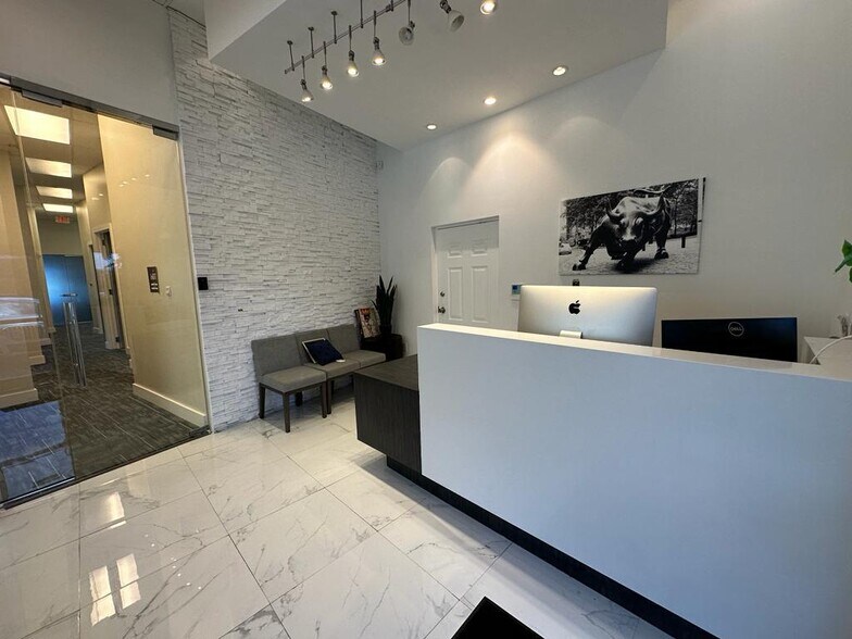 More Photos Of 423-425 NW 10th Ter, Hallandale Beach Light Manufacturing For Lease