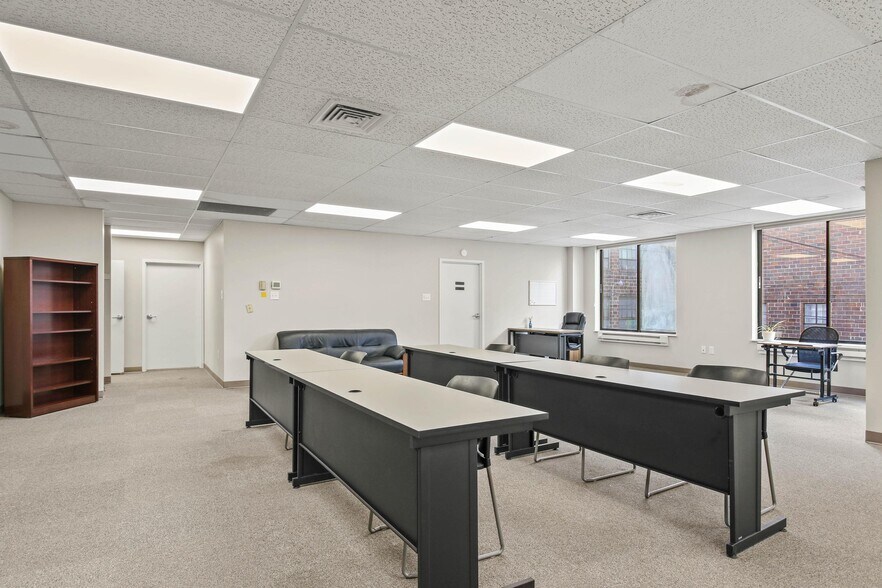 More Photos Of 10 W Northampton St, Wilkes-Barre Storefront For Sale
