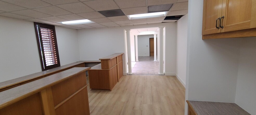 More Photos Of 10615 Chandler Blvd, North Hollywood Industrial For Lease