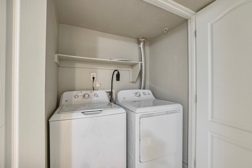 More Photos Of 302 V St NE, Washington Multifamily For Sale