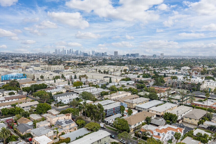 More Photos Of 5912 Willoughby Ave, Los Angeles Apartments For Sale