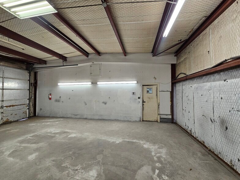 More Photos Of 125 Ruidosa Ave, Abilene Warehouse For Lease