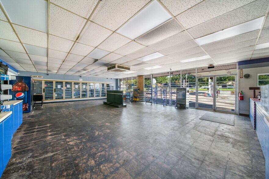 More Photos Of 2323 Holly Rd, Claremore Convenience Store For Sale