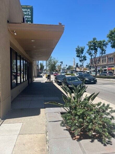 More Photos Of 28 E Valley Blvd, Alhambra Storefront Retail Office For Lease