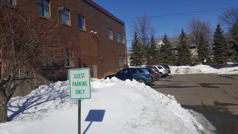 More Photos Of 2100 N Plymouth Ave, Minneapolis Office For Lease