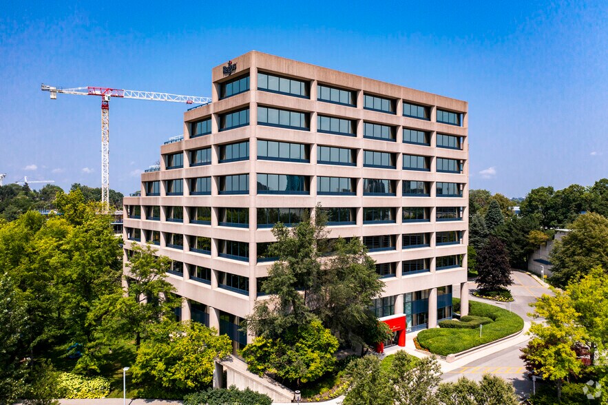 More Photos Of 895 Don Mills Rd, Toronto Office For Lease