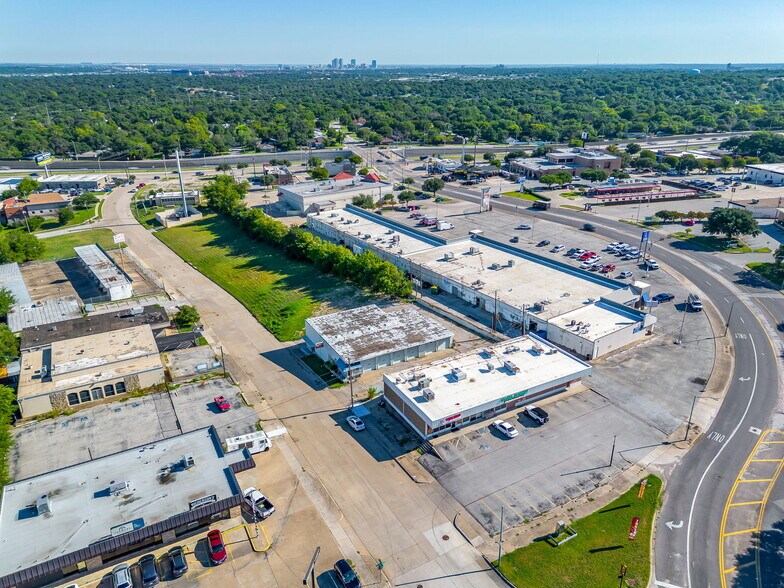 More Photos Of 5323-5325 Woodway Dr, Fort Worth General Retail For Sale