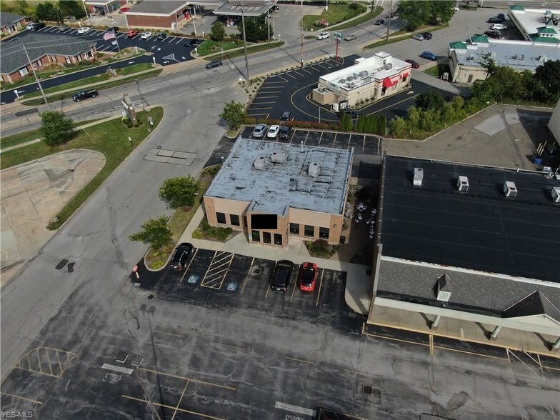 More Photos Of 540 Water St, Chardon Fast Food For Lease