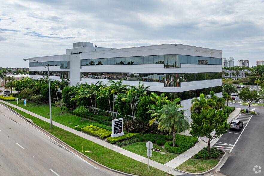 More Photos Of 4501 Tamiami Trl N, Naples Office For Lease