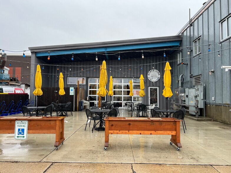 More Photos Of 1401-1431 Northern Ct, Madison General Retail For Sale