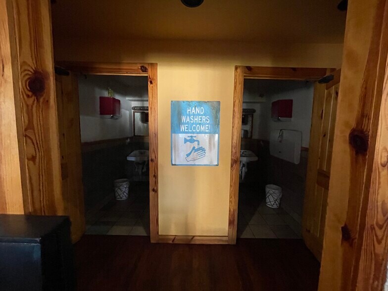 More Photos Of 386 Highway 82 S, Jefferson Restaurant For Sale