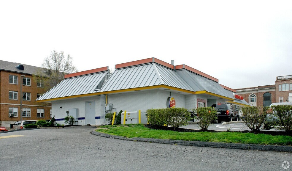 More Photos Of 2033 Eastern Ave, Baltimore Fast Food For Lease