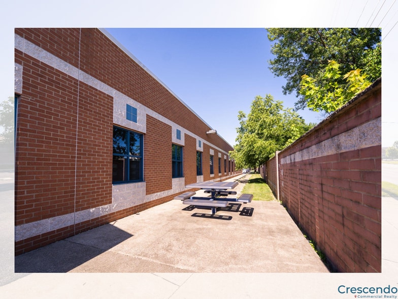 More Photos Of 15900 Snow Rd, Brook Park Medical For Lease