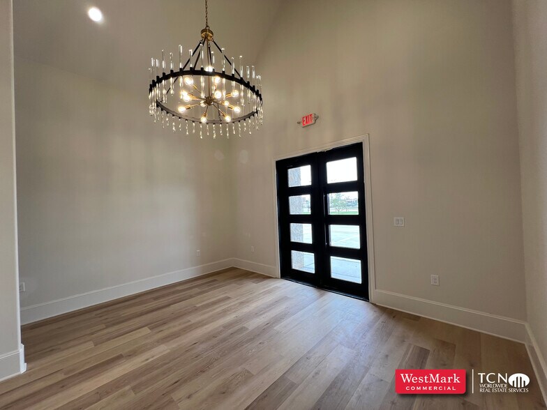 More Photos Of 6311 79th st, Lubbock Office For Lease