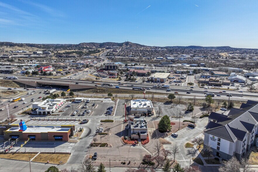 More Photos Of 511 Garden of the Gods Rd, Colorado Springs Fast Food For Sale