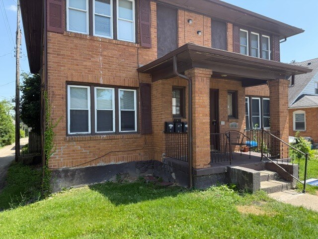More Photos Of 2010 Auburn Ave, Dayton Apartments For Sale