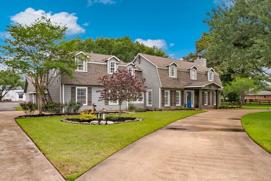 More Photos Of 10419 W Hidden Lake Ln, Richmond Religious Facility For Sale