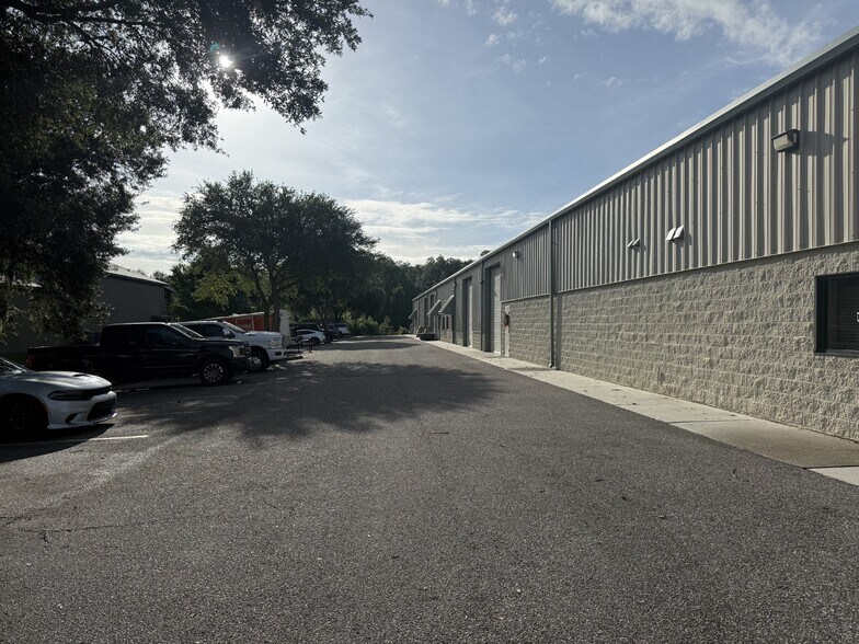 More Photos Of 2552-2558 Merchant Ave, Odessa Warehouse For Lease
