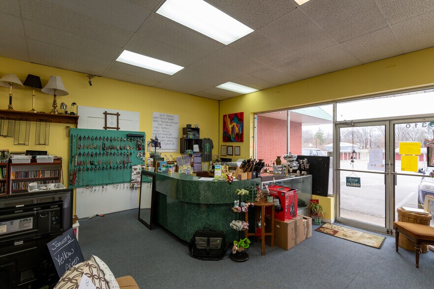 More Photos Of 20310 Main St E, Huntingdon Storefront For Sale