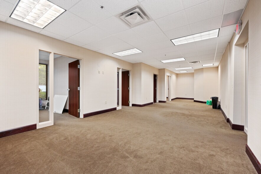 More Photos Of 1000 Stonewood Dr, Wexford Medical For Lease