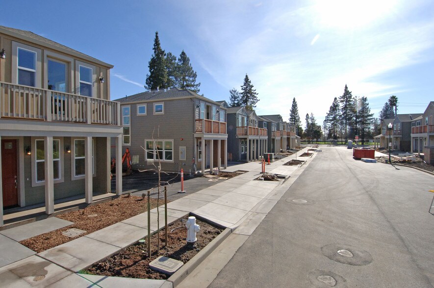 More Photos Of 2009-2046 Ravello Way, Santa Rosa Apartments For Sale