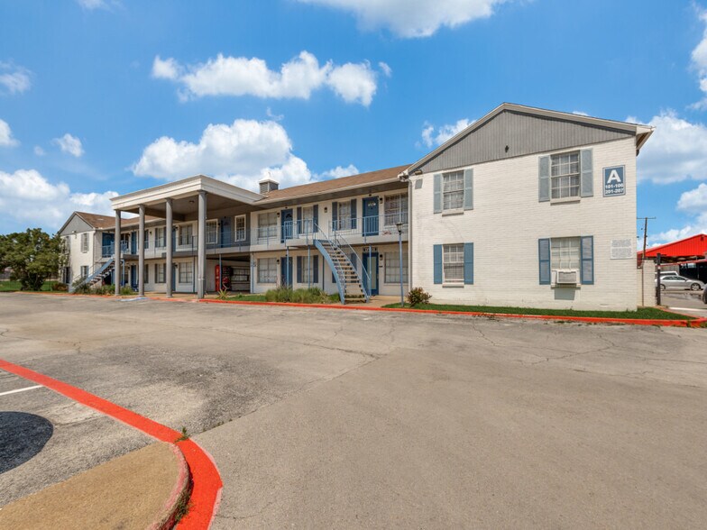 More Photos Of 2718 Sherman St, Grand Prairie Apartments For Sale